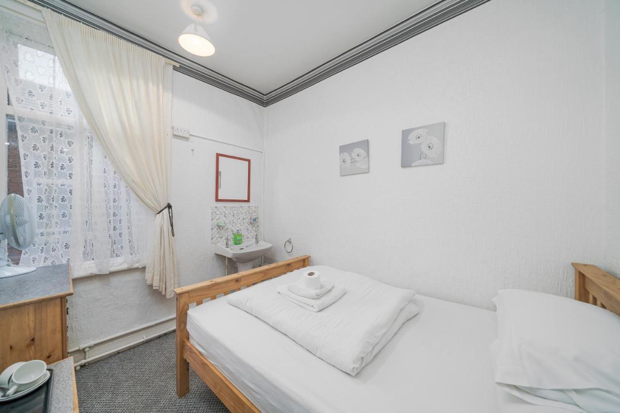 Deneside Guest House Blackpool Buitenkant foto