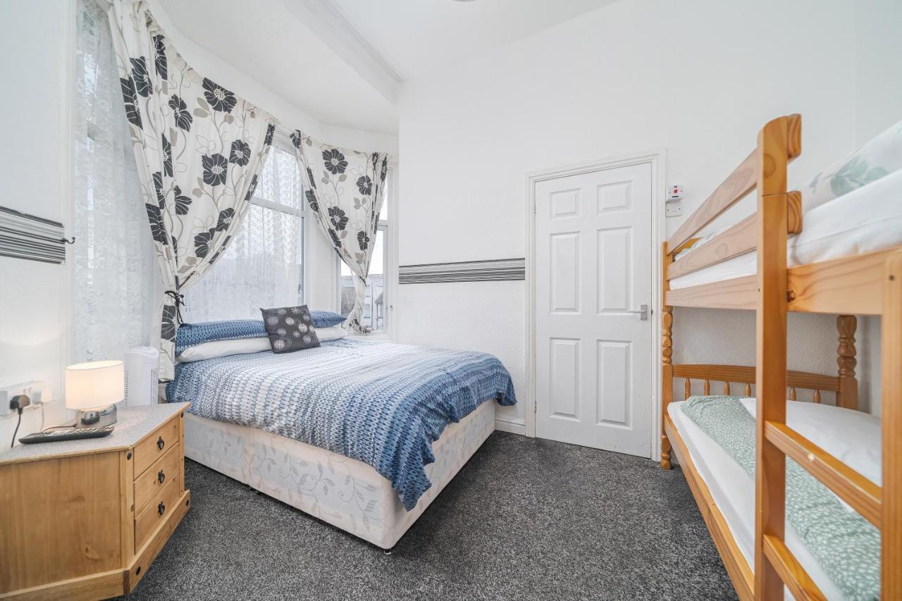 Deneside Guest House Blackpool Buitenkant foto